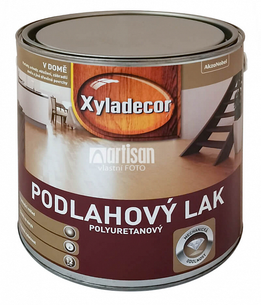 src_XYLADECOR podlahový lak polyuretanový 2.5l(2).jpg