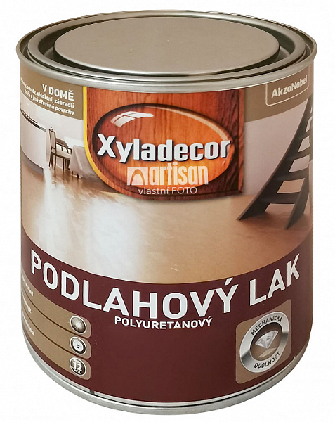 src_XYLADECOR podlahovy lak polyuretanovy 0.75l-naklonena.jpg